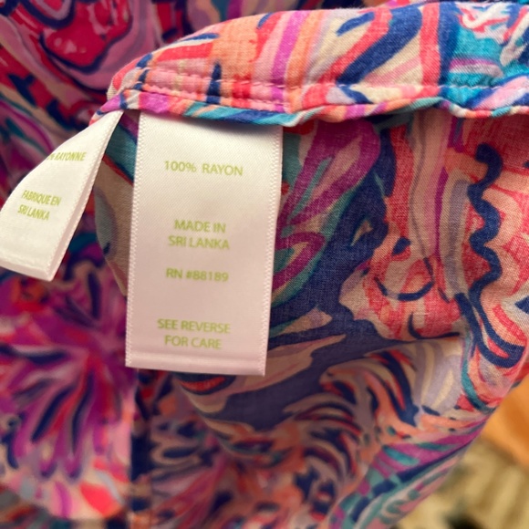 Lilly Pulitzer, Size S, paisley print sleeveless shirt - Picture 4 of 4